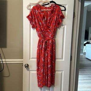 Women’s flowers jumpsuit. Wide leg. Size large. Excellent condition.